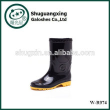 Flat Bottom Man's Rain Shoes Monogrammed PVC Man's Rain Boots Fashion W-R074